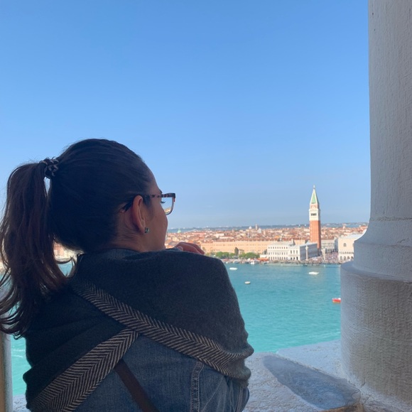 Meet your Posher, Georgea - Picture 1 of 1